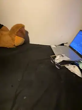 ela_petit live cam preview