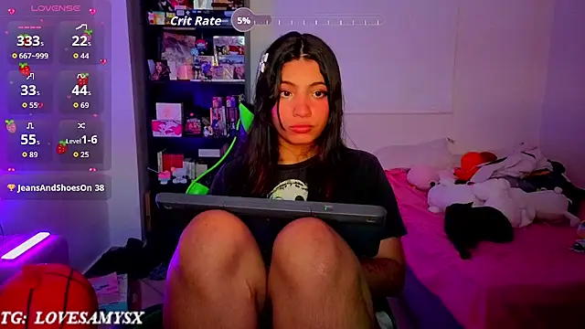 Lovelyamyy webcam stripchat model stream image