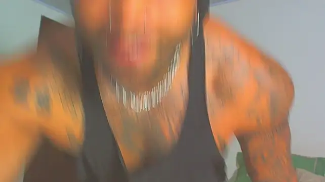 ragnar0825 live cam on StripChat