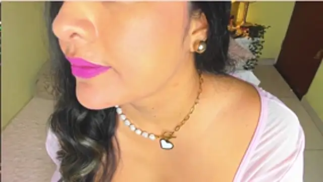 Julia_Haye webcam