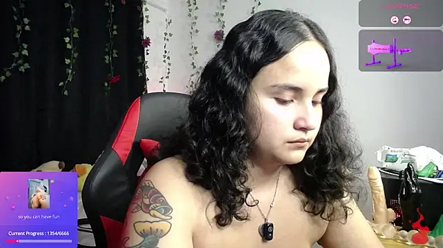 IncognitoLive1 live cam on StripChat