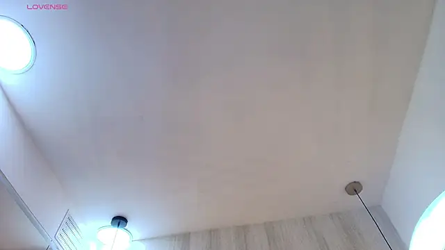Iris_faster live cam on StripChat