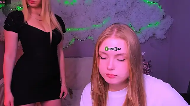 princessnicolee live cam on StripChat