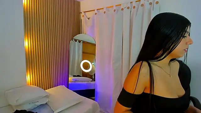hilary_collins1 live cam on StripChat