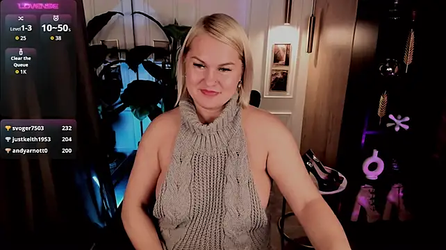 YolandaKiss live cam on StripChat