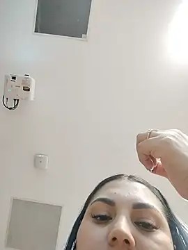 BlueeDiamond live cam preview