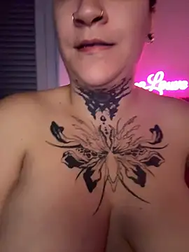 callmelouve live cam on StripChat