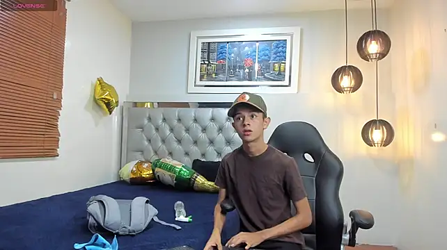 fem_danny7 live cam