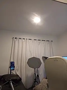 Vivian_Ellery webcam