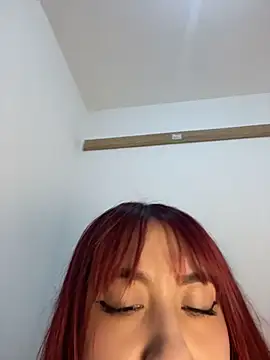 Alee23__ live cam on StripChat