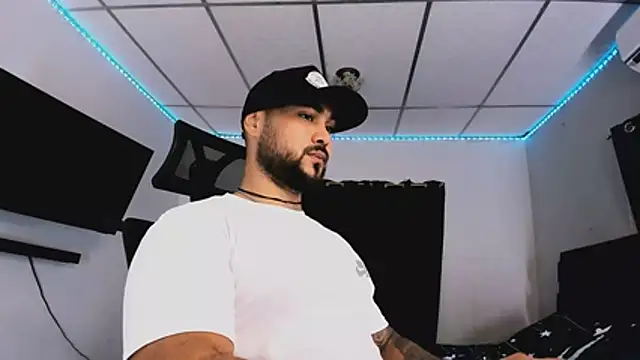 Sebas-hott live cam on StripChat