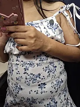 Nisha027 live cam on StripChat