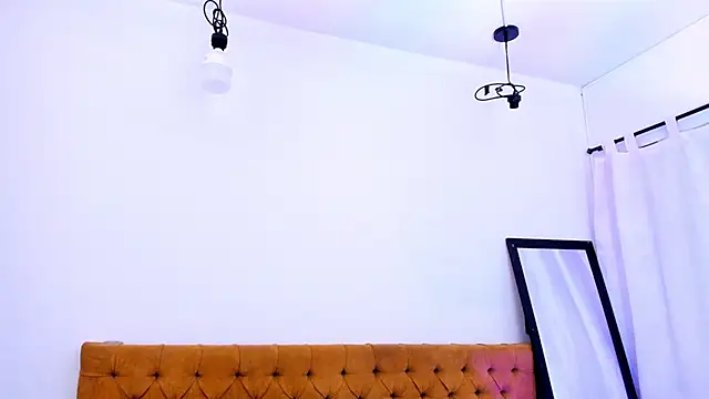 Katty_West live cam on StripChat