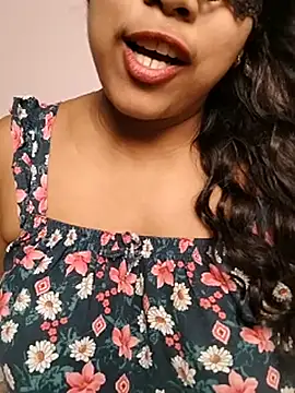 Quite_Malsha live cam on StripChat