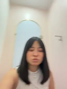 -Yuko- live cam on StripChat