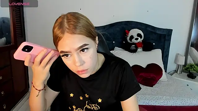 zoee_star live cam on StripChat