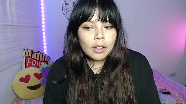 EllieMoonX webcam