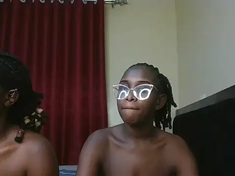 sexy_maya1 live cam on StripChat