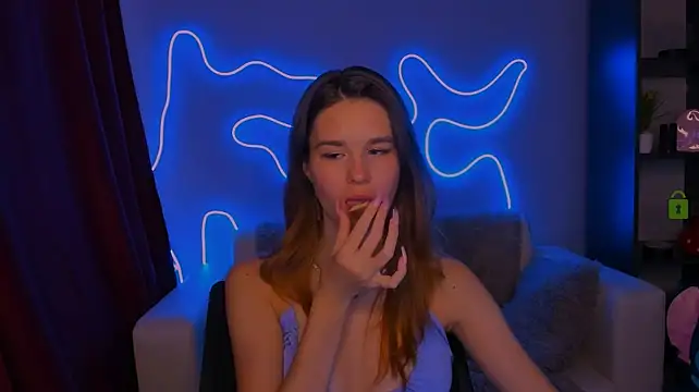 angie_foxy1