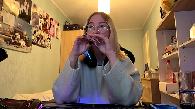 SoniaKotts live cam on StripChat