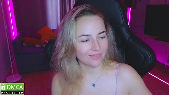 Mira_Mermayd live cam preview