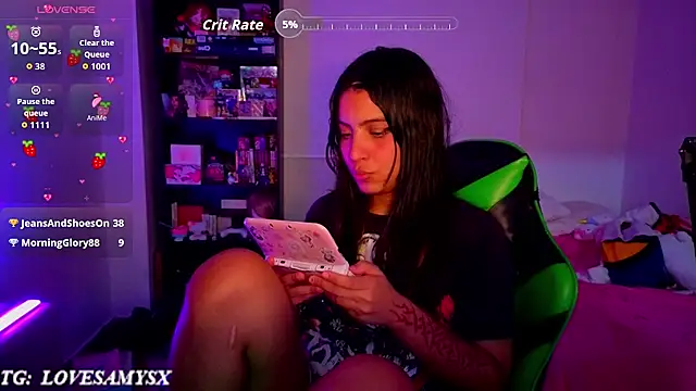 Lovelyamyy live cam on StripChat