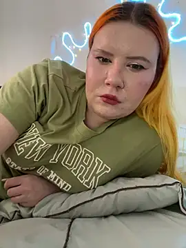 LunaLu13_ live cam on StripChat