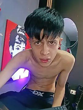 MikeHunteer live cam on StripChat