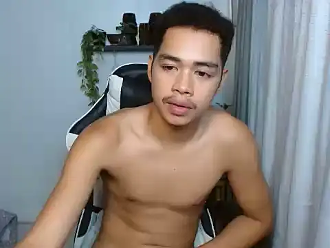 curlyasian_njxx
