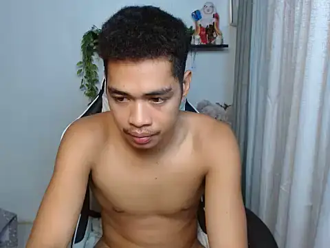 Curlyasian_njxx