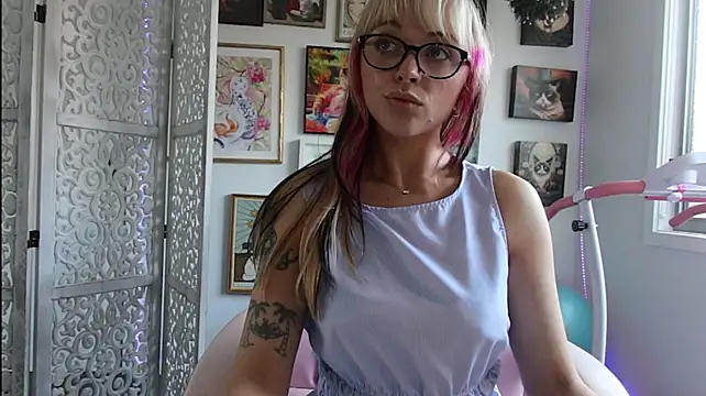 makiyahbelle live cam on StripChat