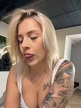 IveySin webcam