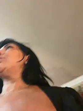 LittleMissEeve webcam