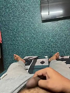 smallcock_pleasure (M young) - Remove pans and show dick