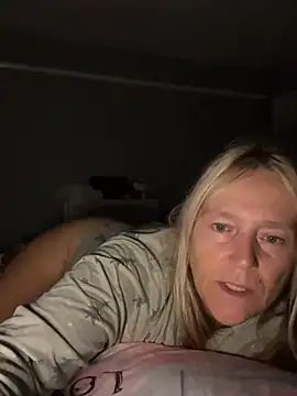 Blondnboujee53 live cam preview
