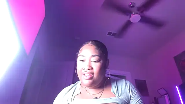 lovelyzylah live cam preview