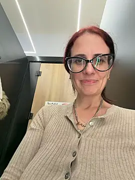 NataKitten live cam on StripChat