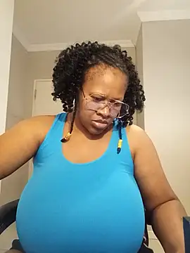 bustylisa1983 webcam