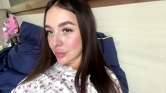 AntoninaPachew live cam on StripChat