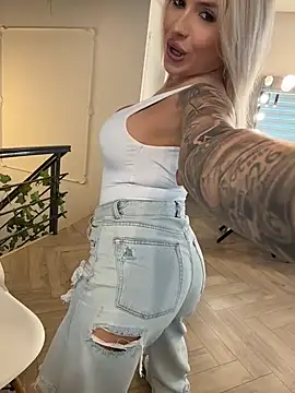 IveySin live cam on StripChat
