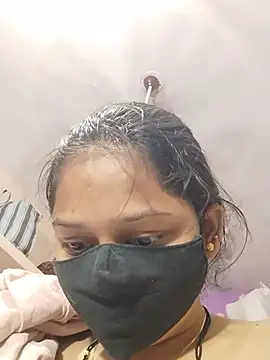 Priyanka_30 live cam on StripChat
