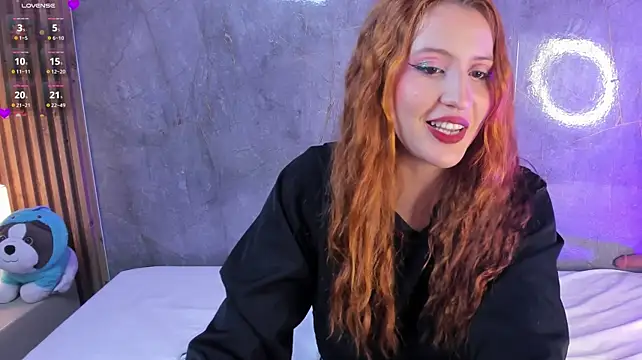 AllisonDouce live cam on StripChat