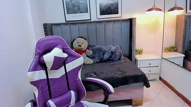 Miimy_ live cam on StripChat
