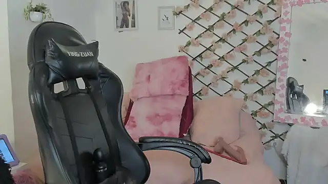 karinacortes live cam preview