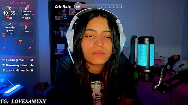 Lovelyamyy webcam stripchat model stream image