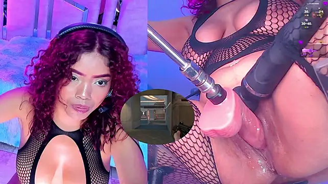 NinaCapelli webcam