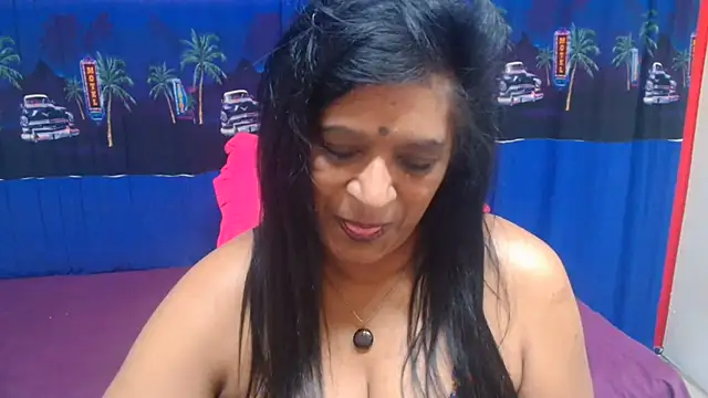 INDIANFUSION live cam on StripChat
