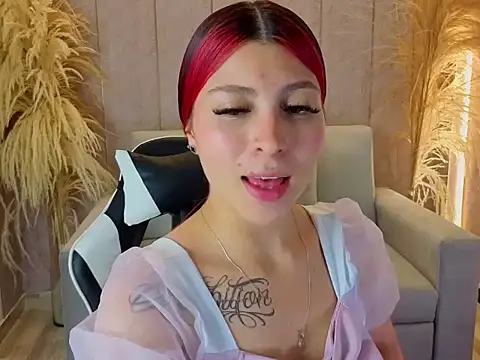 HilaryThomson2 live cam preview