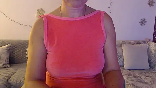 YourfantasyGiuly live cam on StripChat