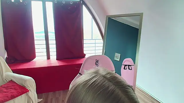 GlowingBlondie
